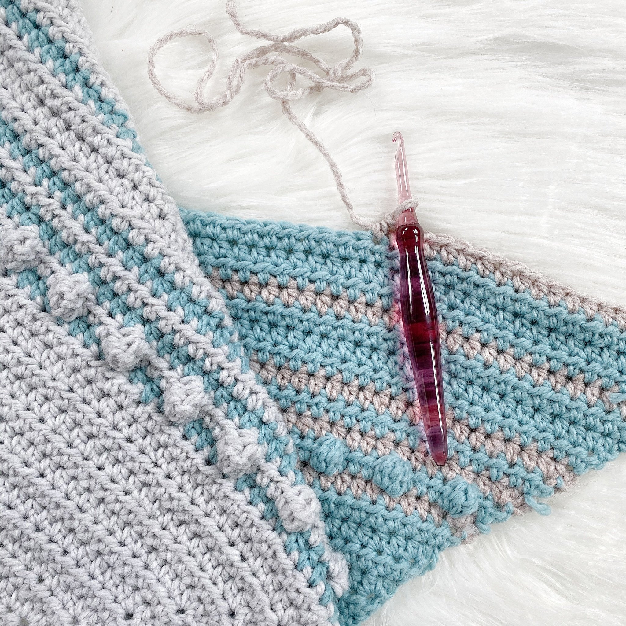 Color blocking on the Esmeralda Scarf