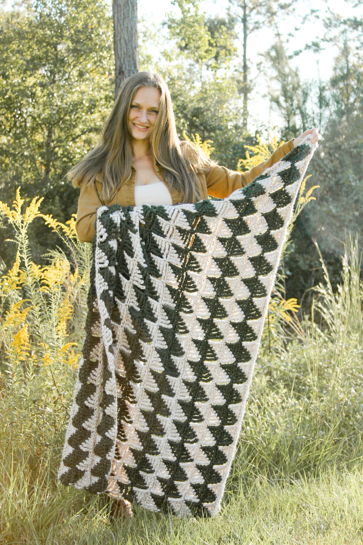 FREE Fast & Easy Crochet Lap Blanket Pattern for Beginners - Life + Yarn