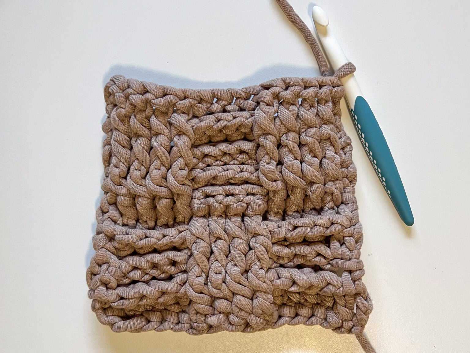 Free DIY Easy Chunky Crochet Rug Pattern with Super Bulky Yarn - Life ...