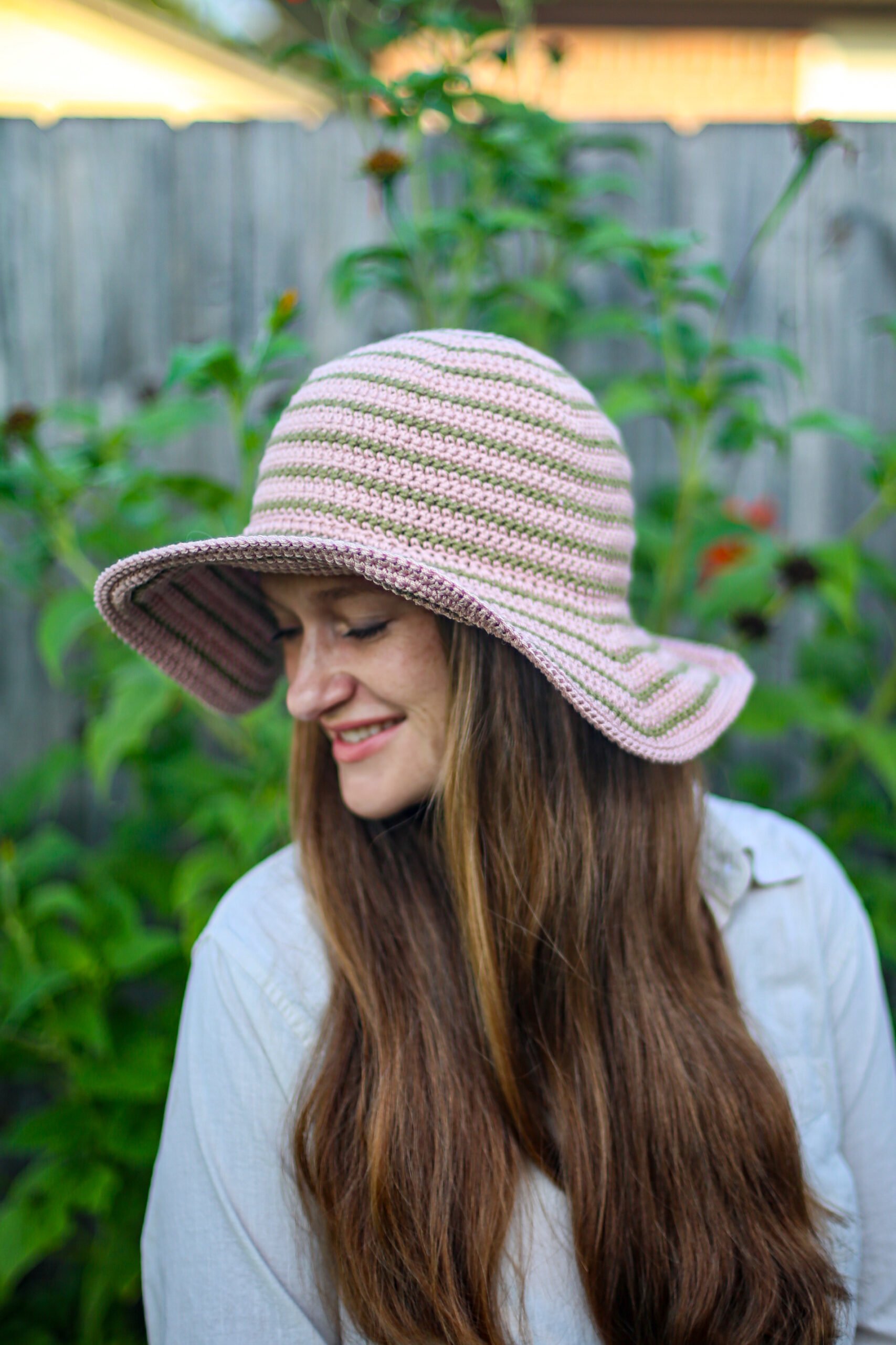 Free Big Floppy Wide Brim Crochet Sun Hat Pattern for Summer