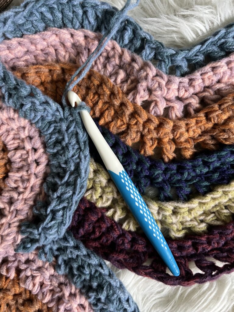 cozy chunky crochet throw blanket
