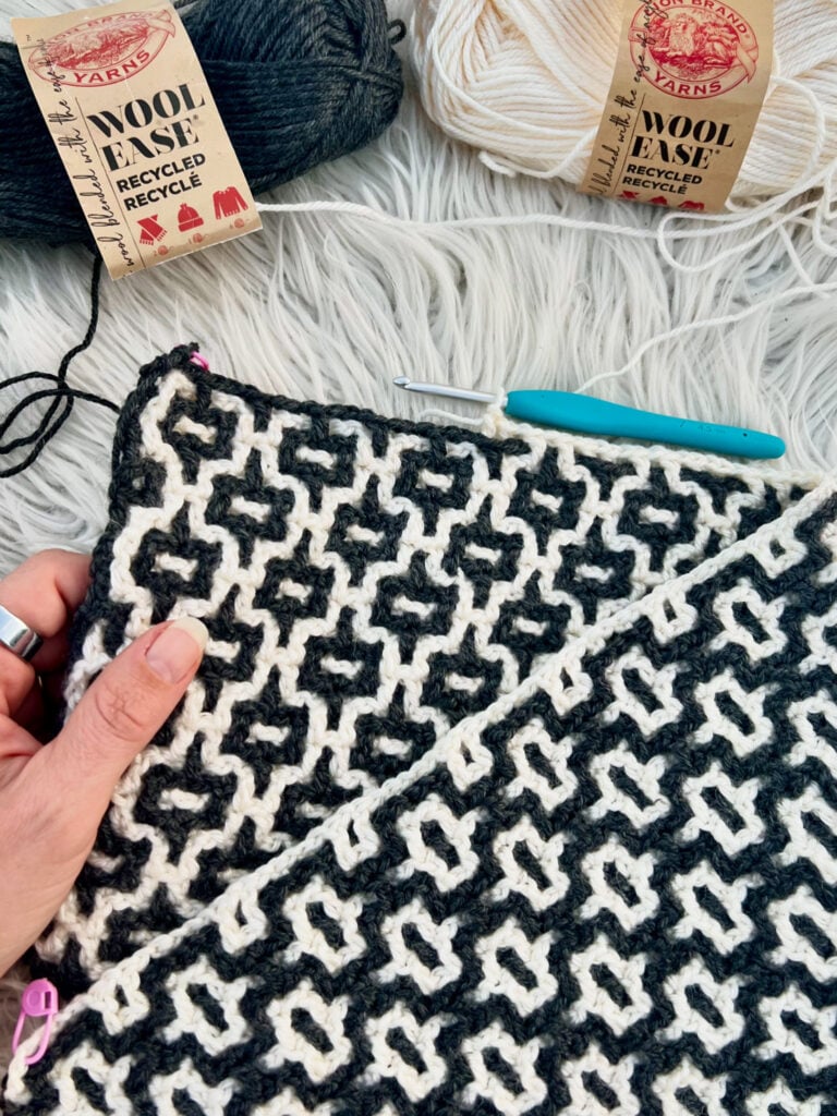 interlocking crochet cowl pattern
